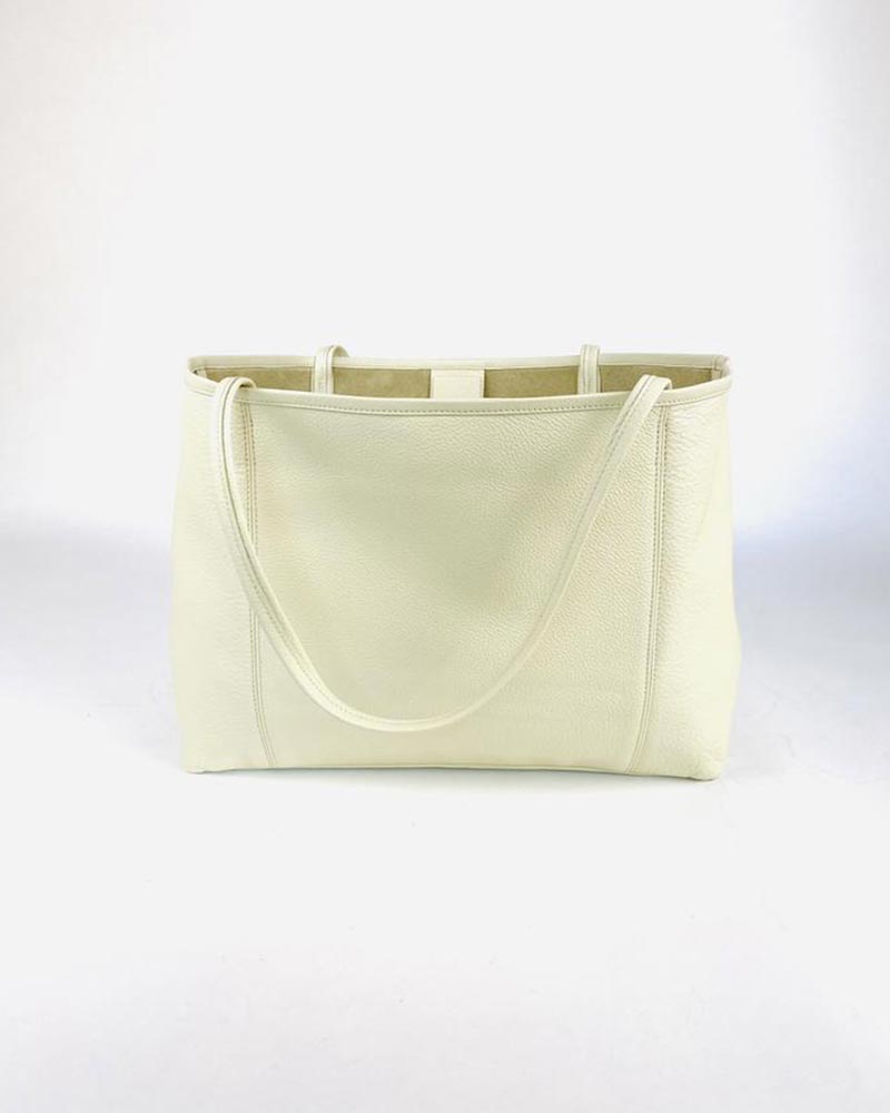 Makena Tote ~ Milk Pebble Grain